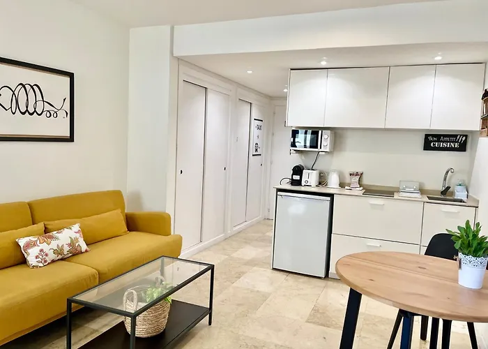Port Of Center - Eaw Homes Appartement