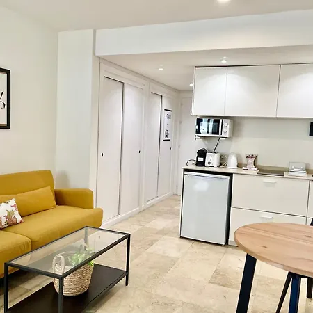Port Of Center - Eaw Homes 公寓